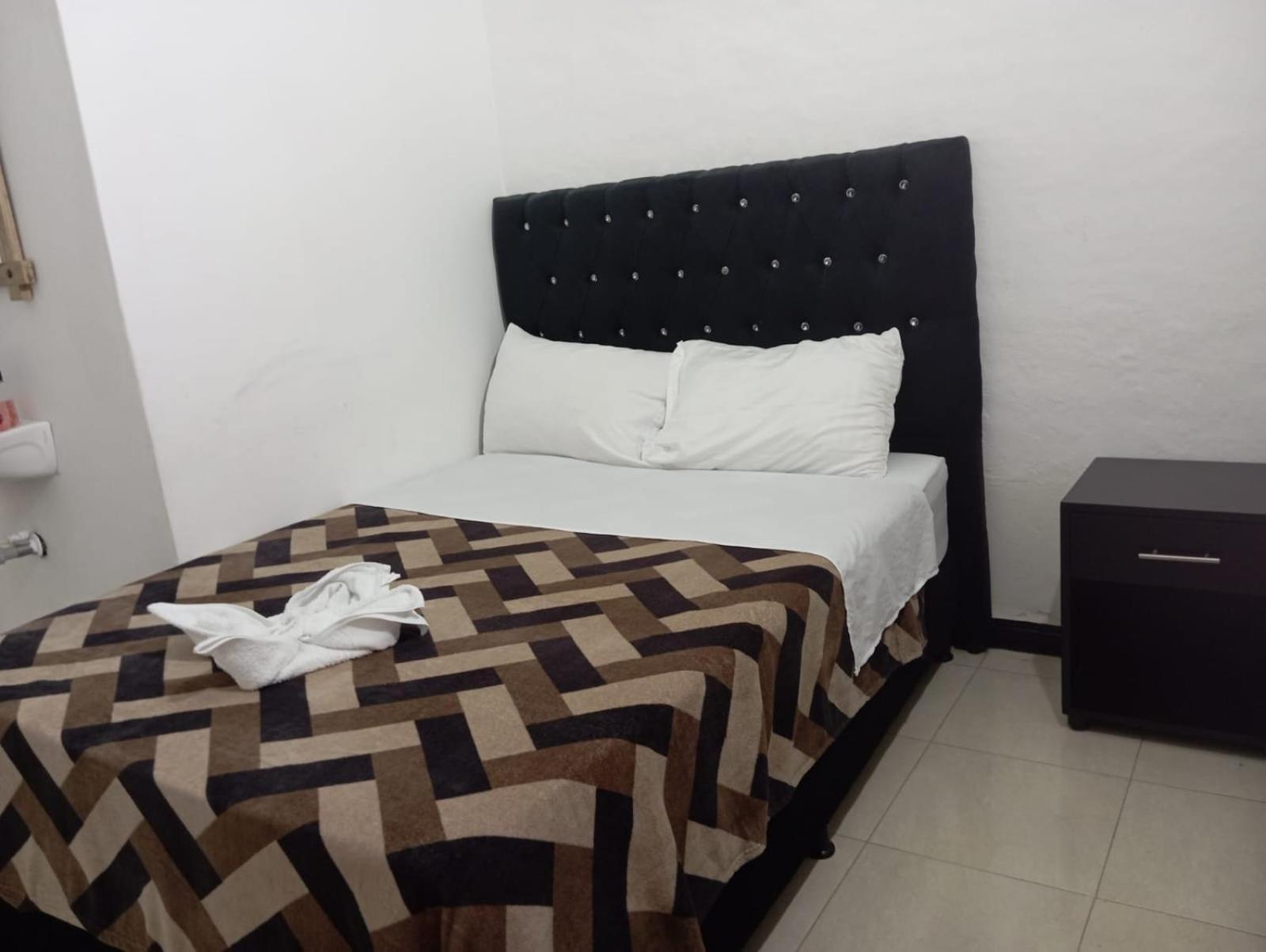 Hotel Casa Corleone Гарсон Экстерьер фото