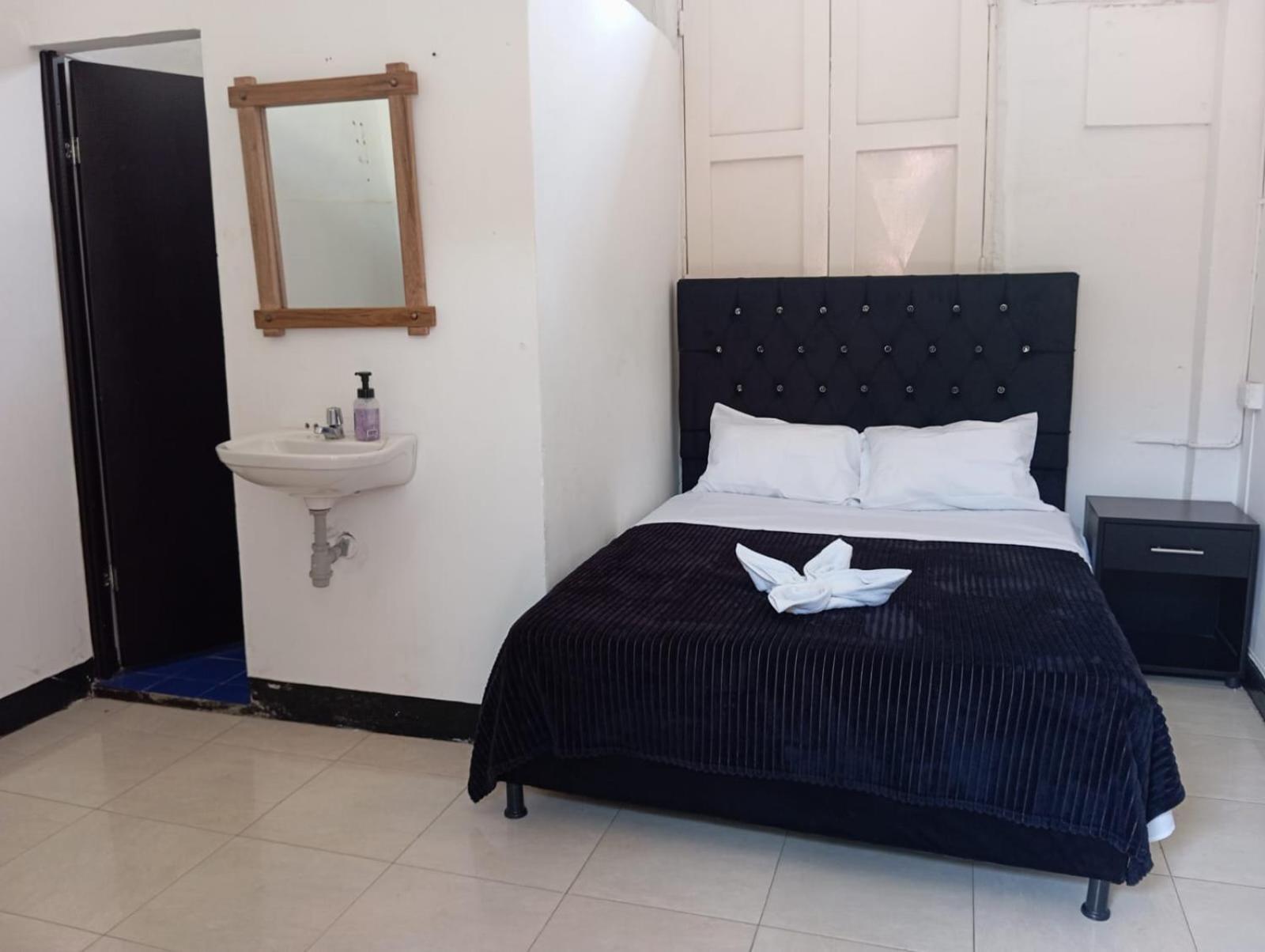 Hotel Casa Corleone Гарсон Экстерьер фото