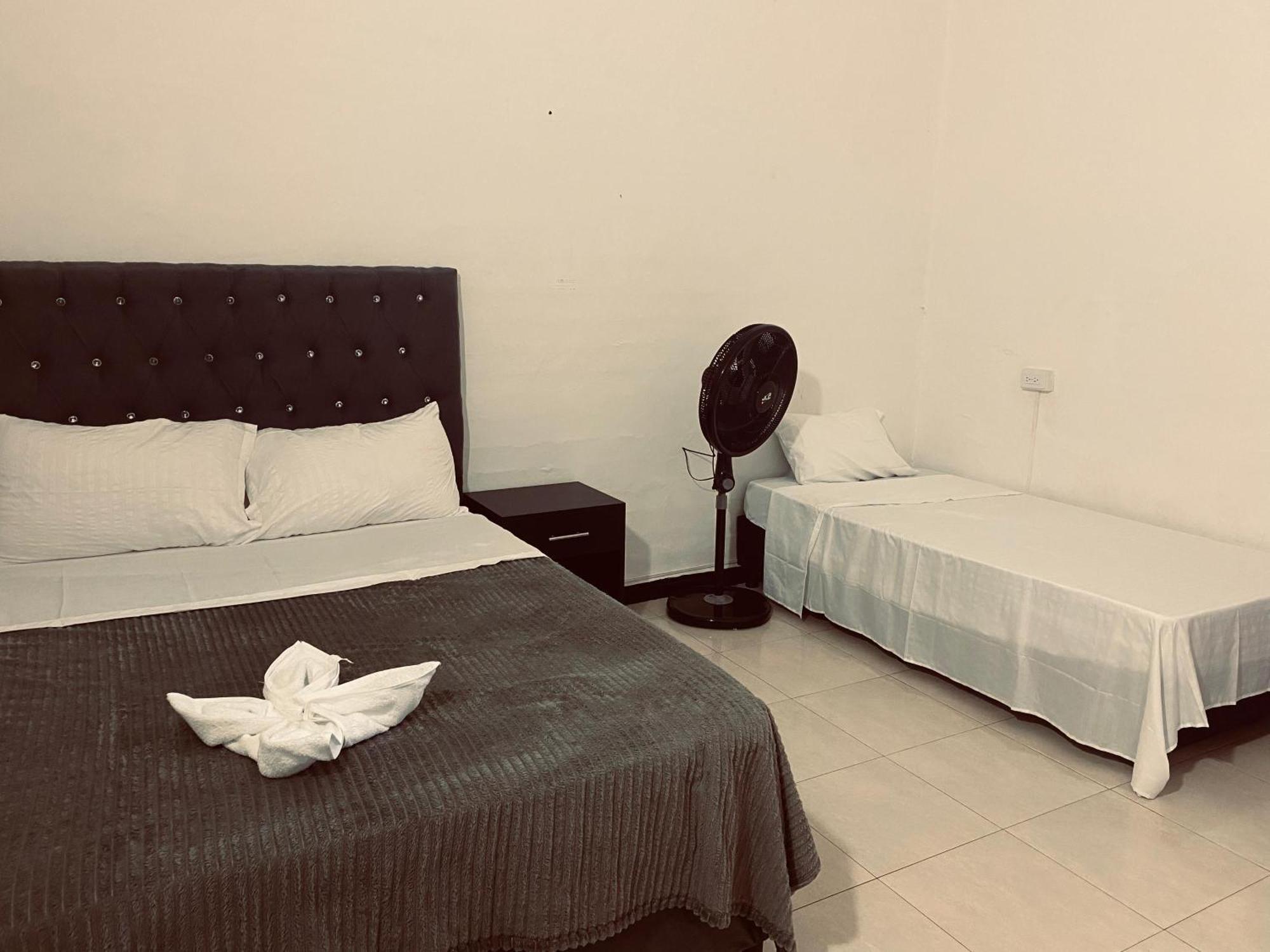 Hotel Casa Corleone Гарсон Экстерьер фото